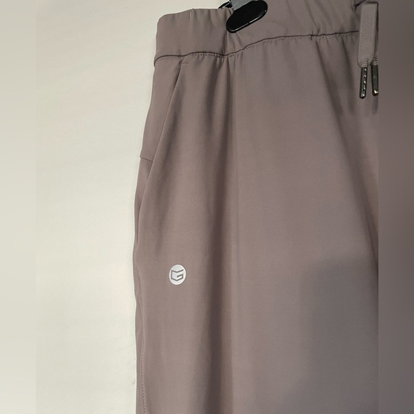 Women’s Joggers Size Large - Picture 3 of 4